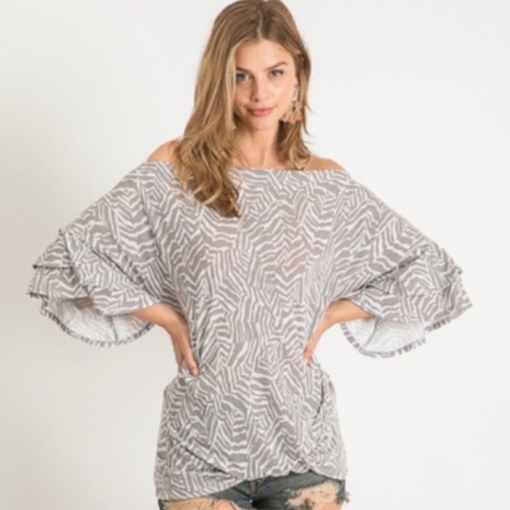 FIRST LOVE Off The Shoulder Ruffle Sleeve Printed Top